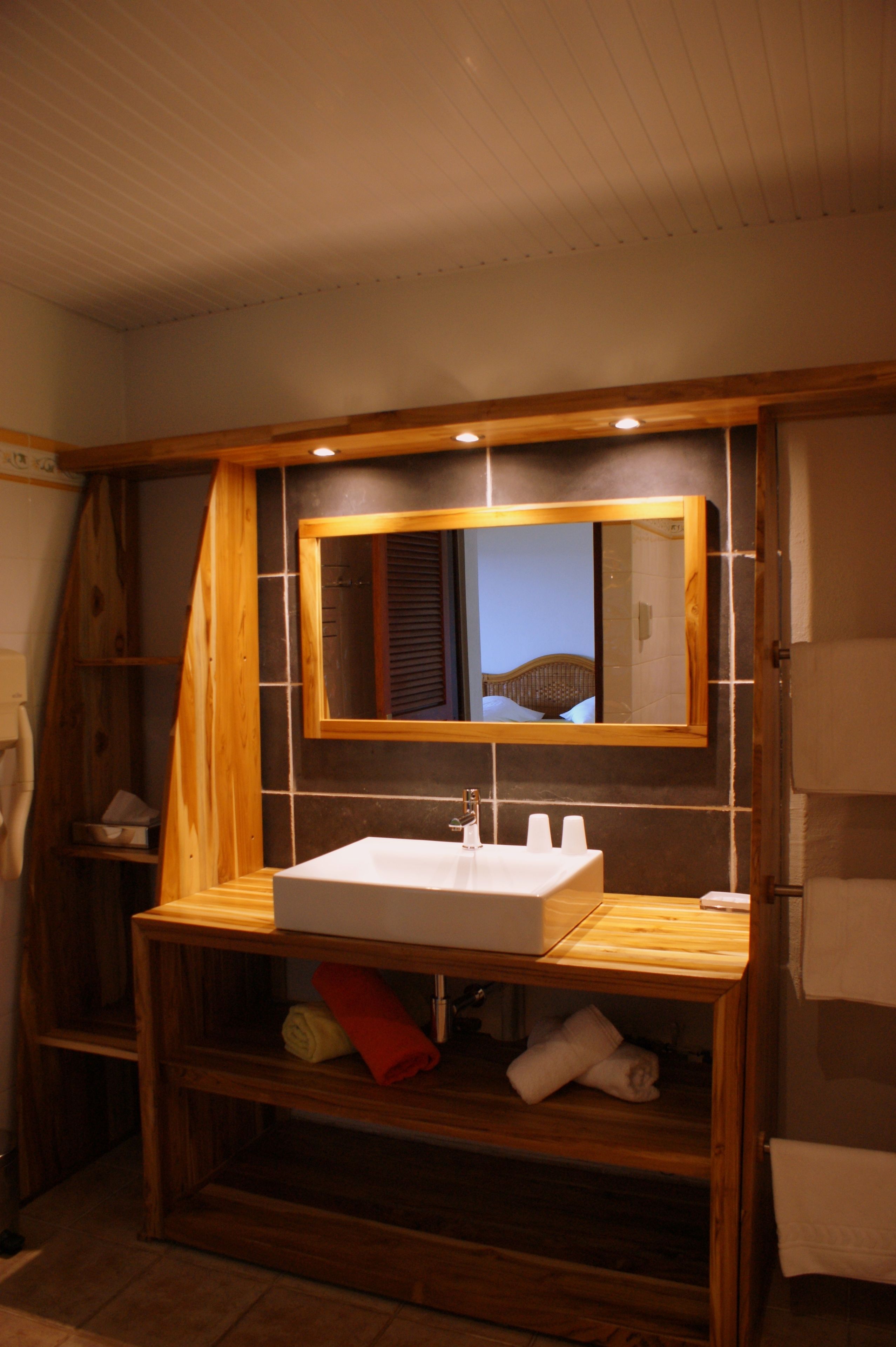 comfort double or twin room | bathroom sink