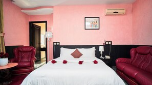 Minibar, in-room safe, desk, free WiFi - Hotel Texuda (Rabat)