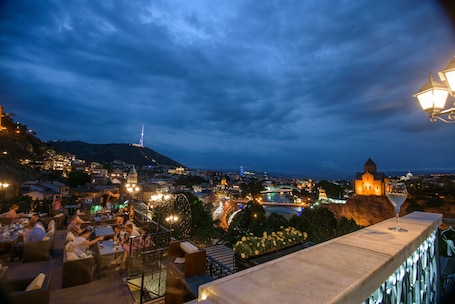Vista desde la propiedad. Tiflis Palace