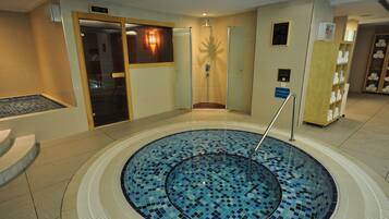 Bañera de hidromasaje interior