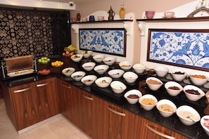Free daily buffet breakfast