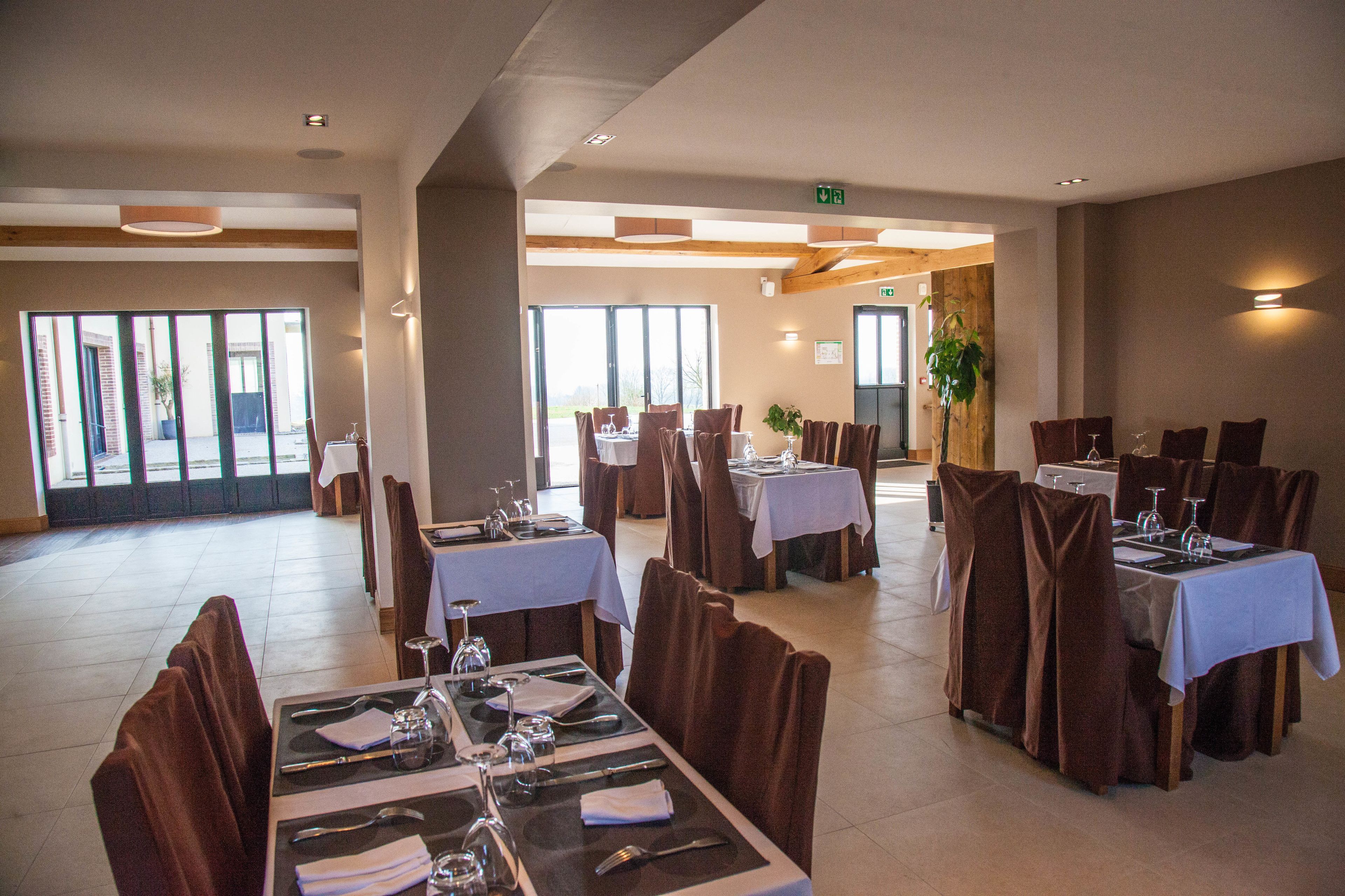 Ze serveren er ontbijt, lunch en diner 