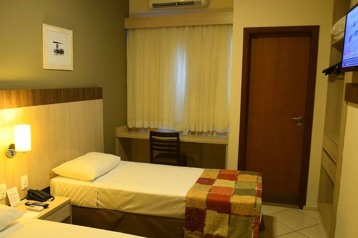 Standard Room, 2 Twin Beds | Minibar, in-room safe, desk, soundproofing