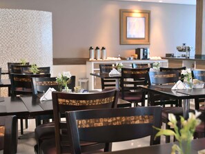 Breakfast, lunch and dinner served - Hotel Araraquara by Mercure (Araraquara)