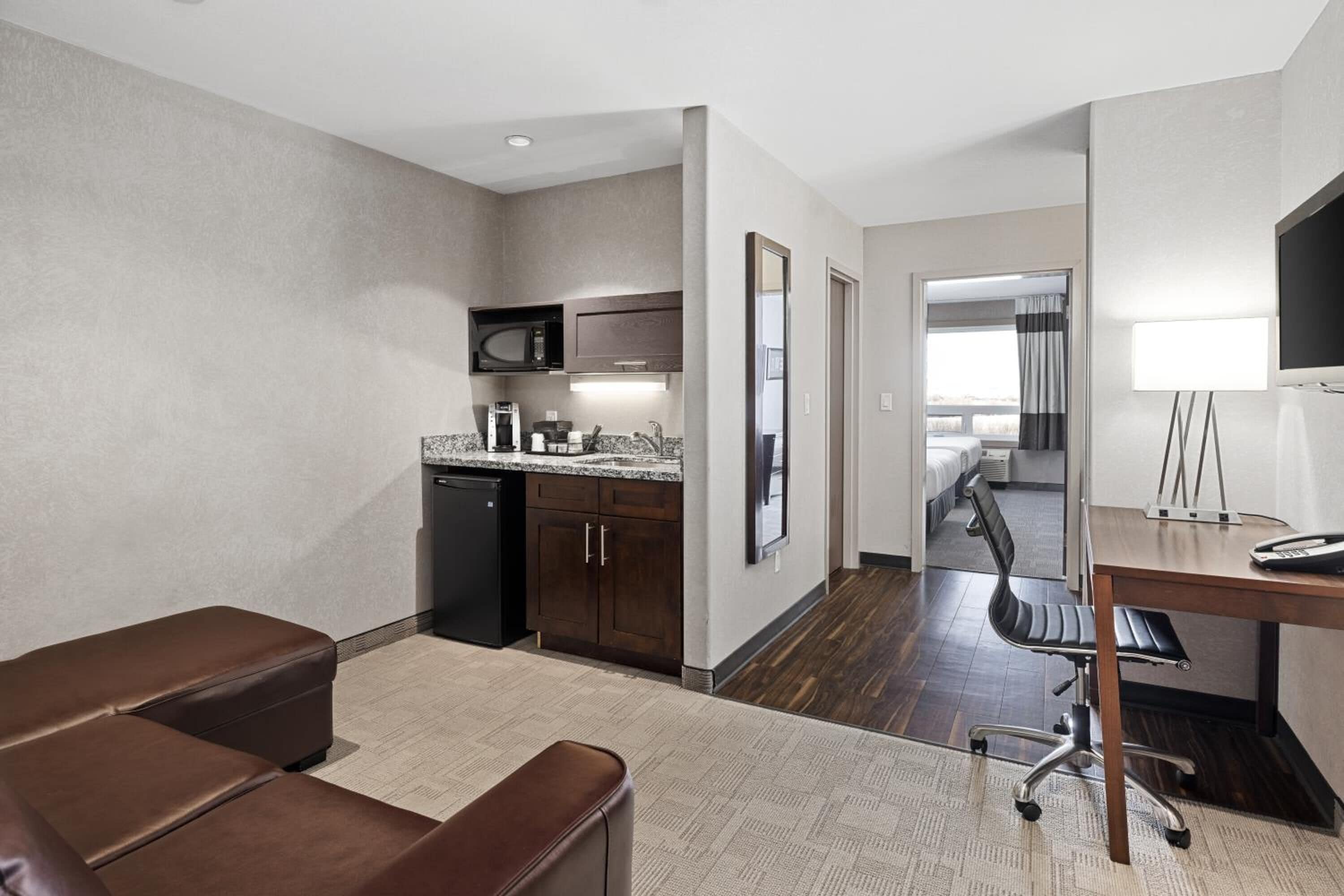 fridge, microwave, coffee/tea maker