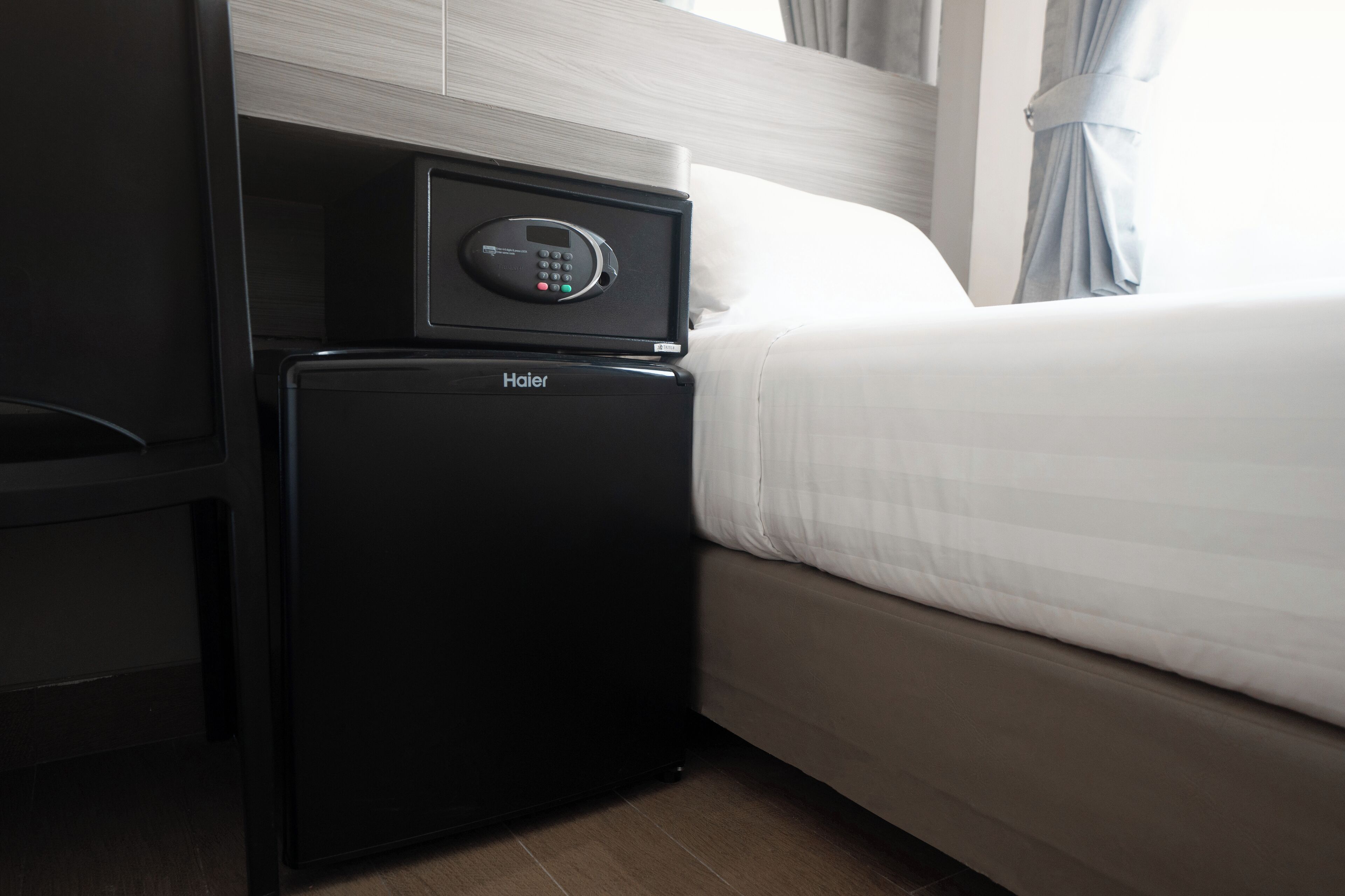 1 bedroom, premium bedding, in-room safe, desk