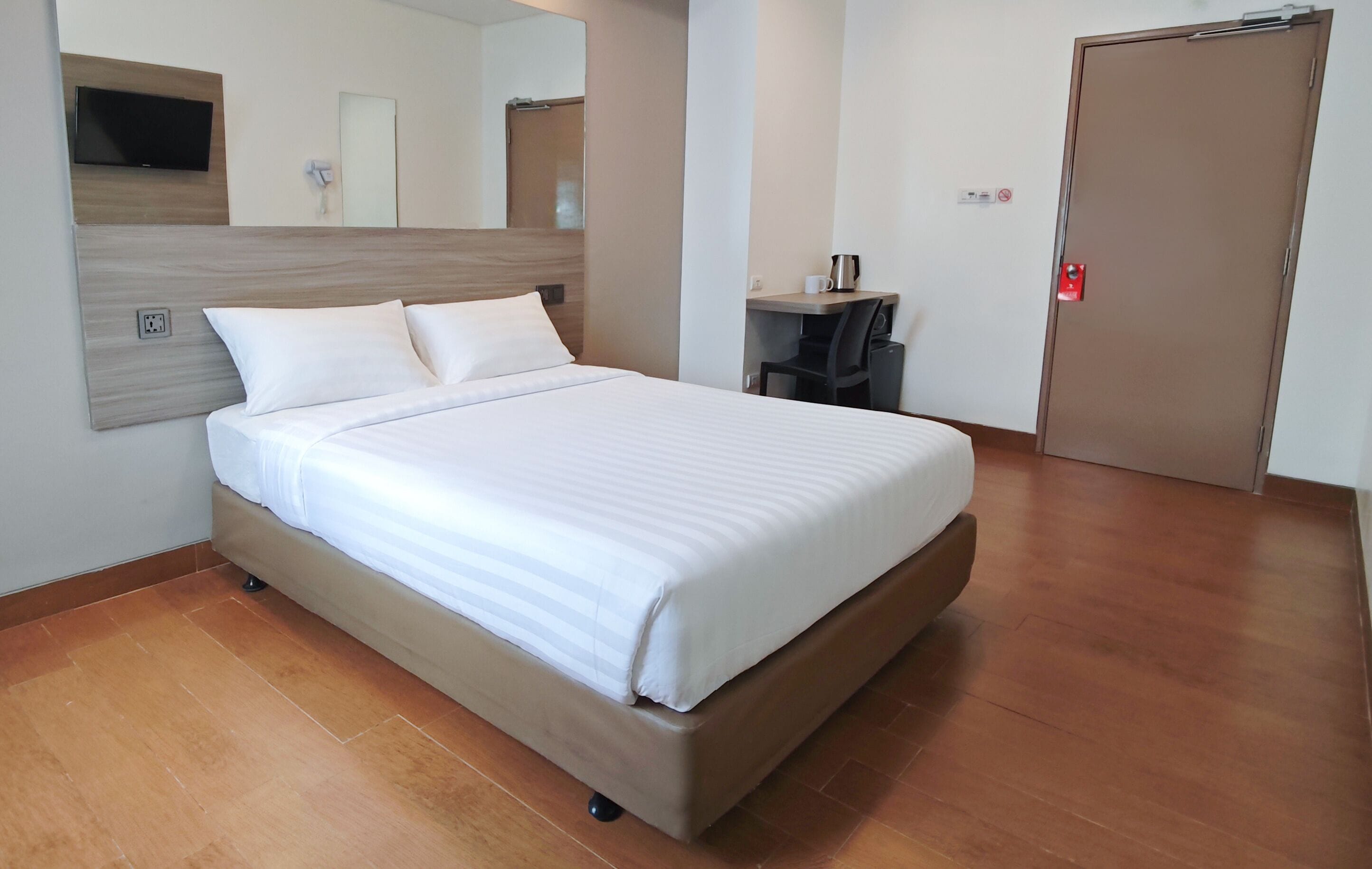 city double room | 1 bedroom, premium bedding, in-room safe, desk