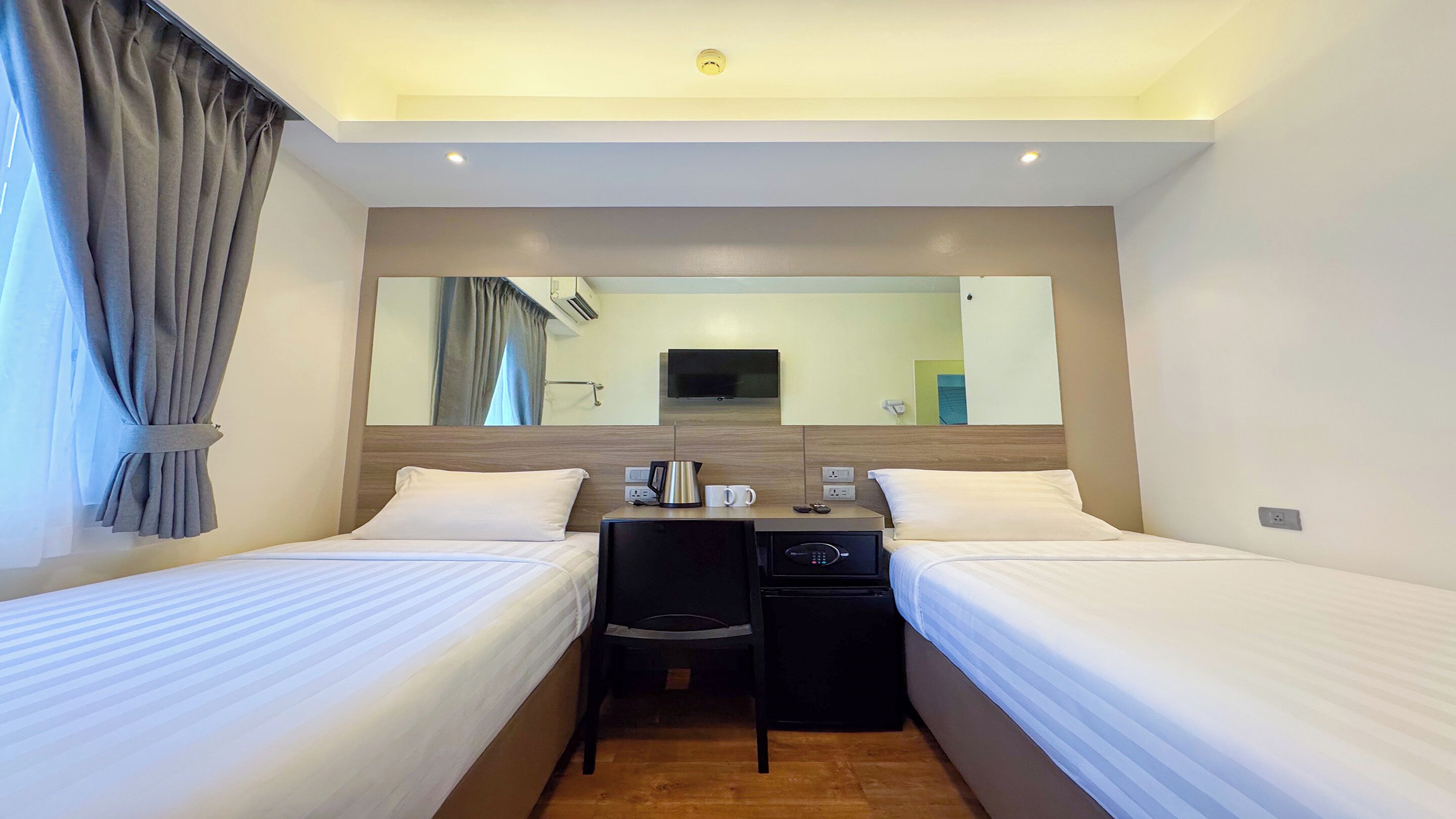 city twin room | 1 bedroom, premium bedding, in-room safe, desk