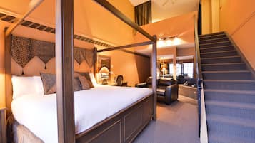 Suite (African Designer) | In-room safe, individually decorated, individually furnished, desk
