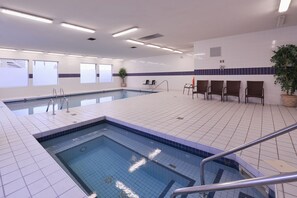 Indoor pool - Prestige Vernon Hotel  (Vernon)