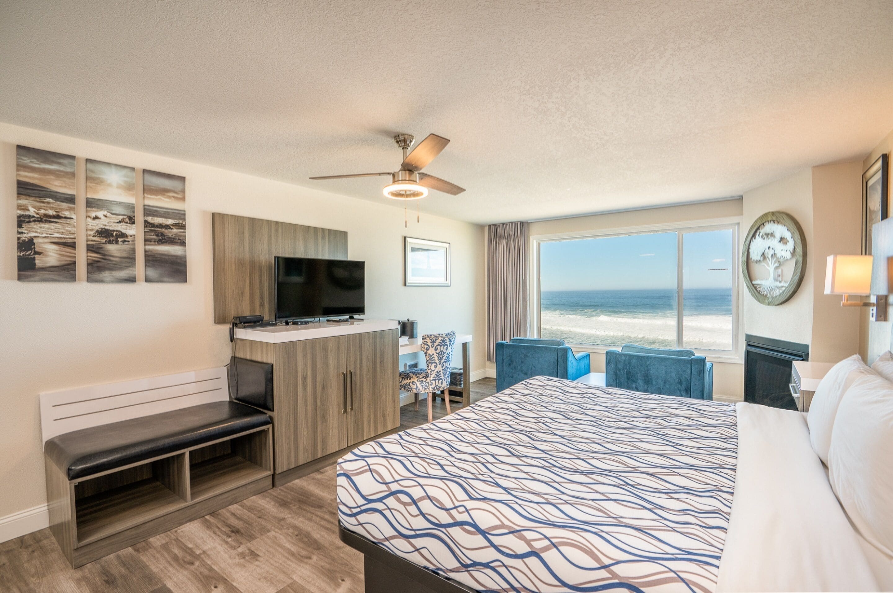 deluxe room, 1 king bed, fireplace, oceanfront | free wifi, bed sheets