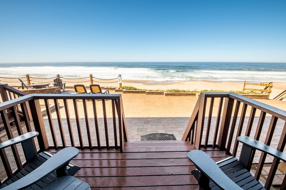 Sailor Jack's Oceanfront Inn