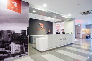 Interior entrance - Red Planet Ortigas (Pasig)