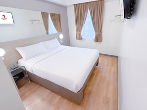 Roupas de cama premium, cofres nos quartos, escrivaninha