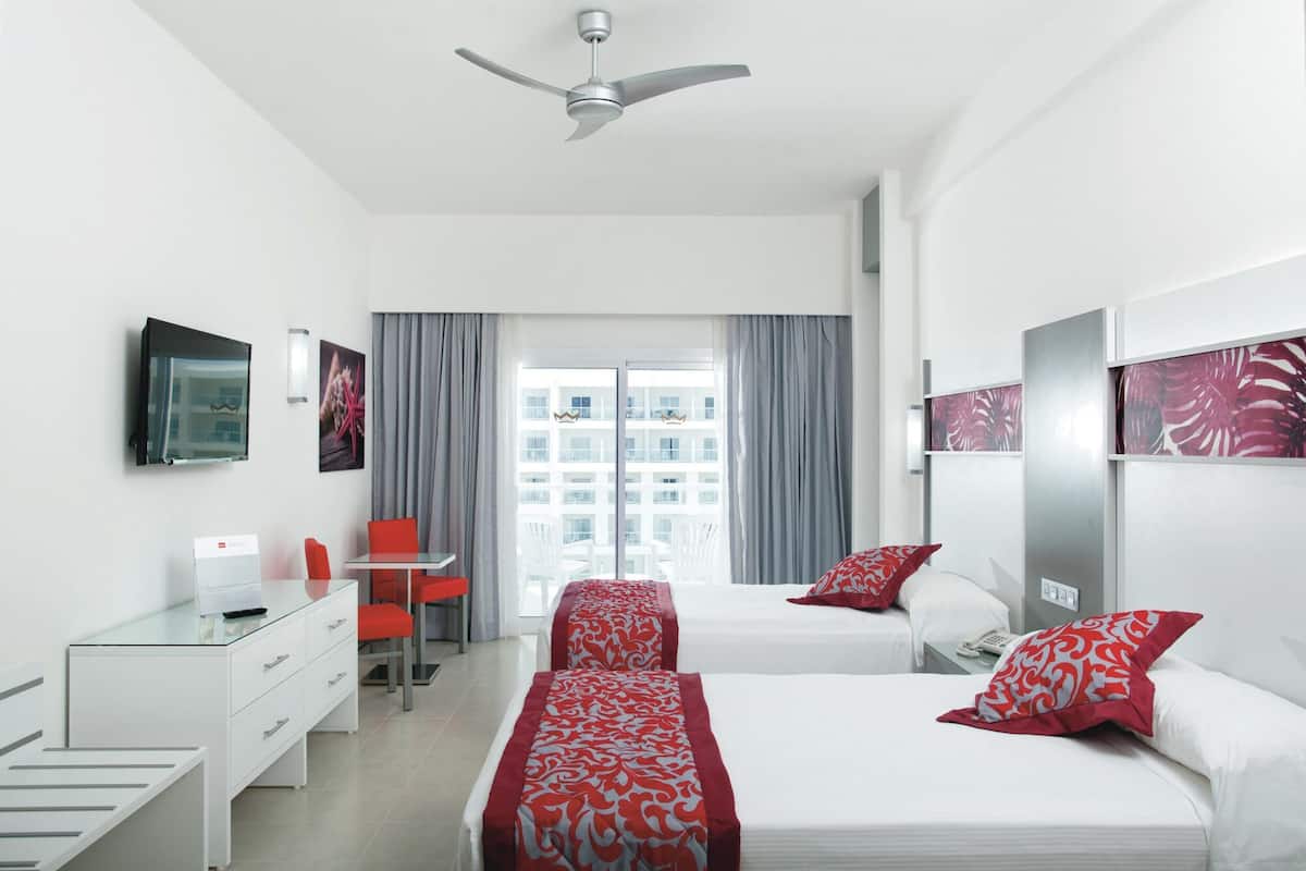 2 bedrooms, free minibar, in-room safe, laptop workspace