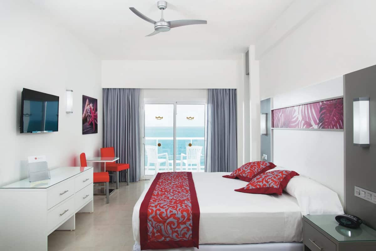 2 bedrooms, free minibar, in-room safe, laptop workspace