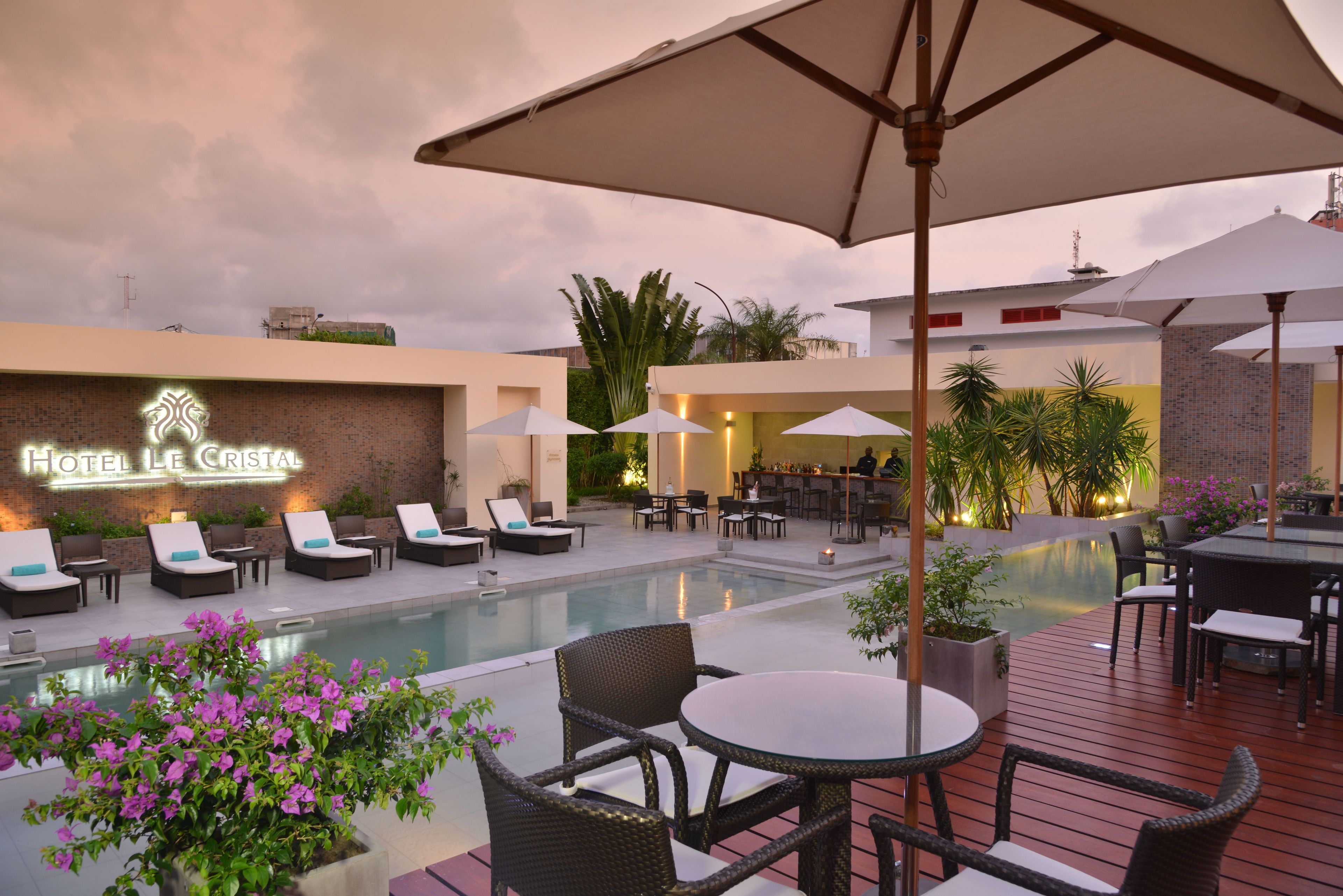 Outdoor pool, pool umbrellas, sun loungers