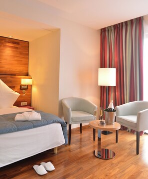 Dobbeltrom – deluxe | Sengetøy av topp kvalitet, safe på rommet, wi-fi (inkludert) og sengetøy