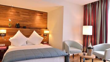 高級寢具、客房內保險箱、免費無線上網、床單