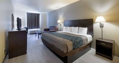 Econo Lodge Inn & Suites Bridgeport