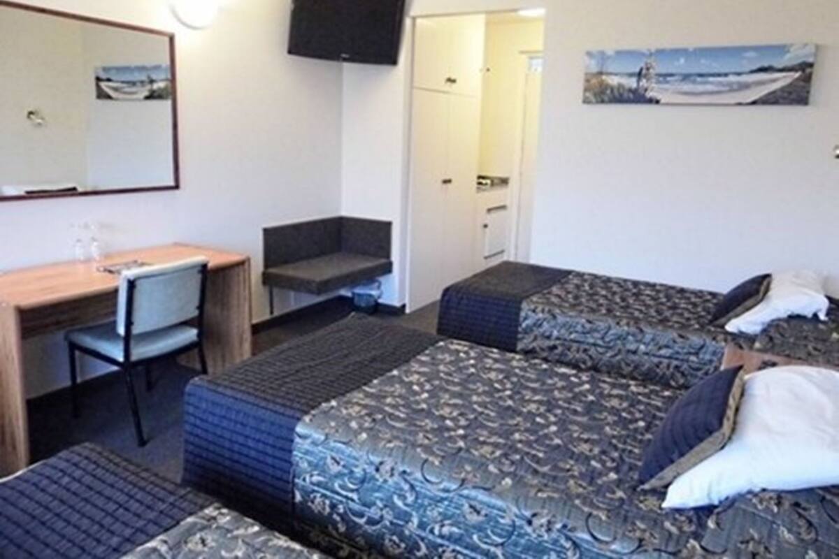 Desk, laptop workspace, iron/ironing board, free WiFi
