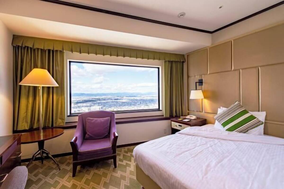 1 bedroom, in-room safe, desk, soundproofing