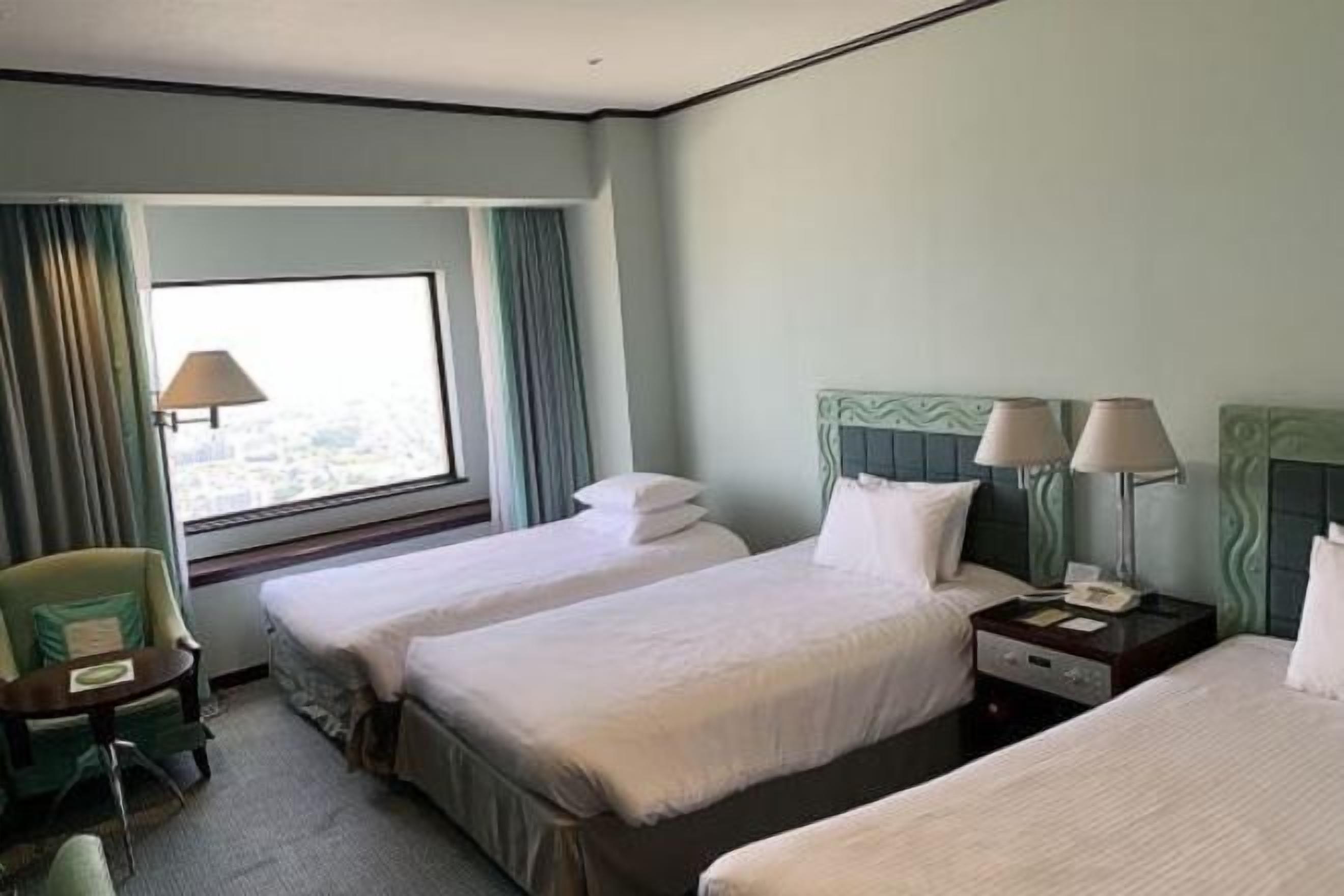 In-room safe, desk, soundproofing, iron/ironing board