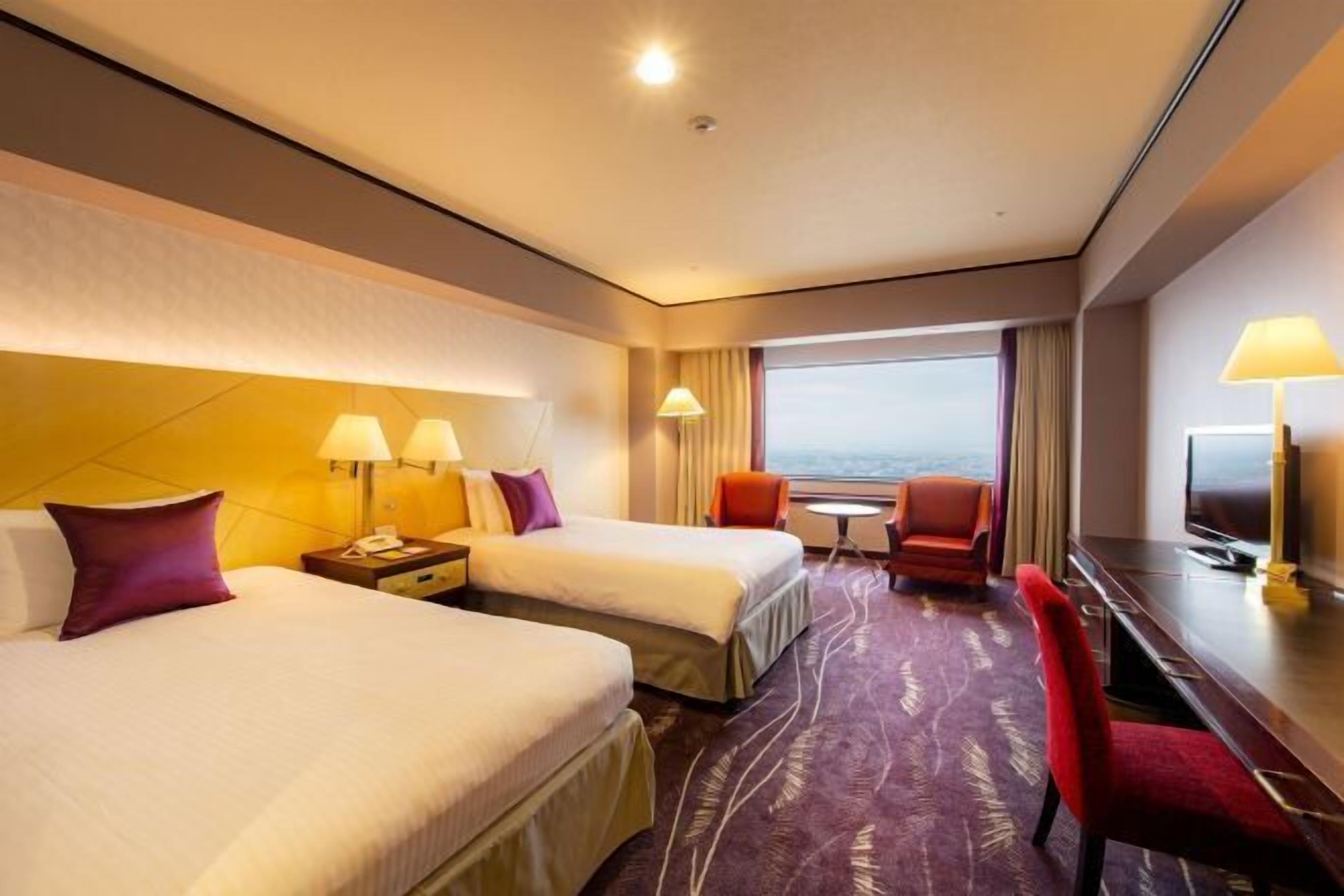 Zimmersafe, Schreibtisch, schallisolierte Zimmer, Bügeleisen/Bügelbrett