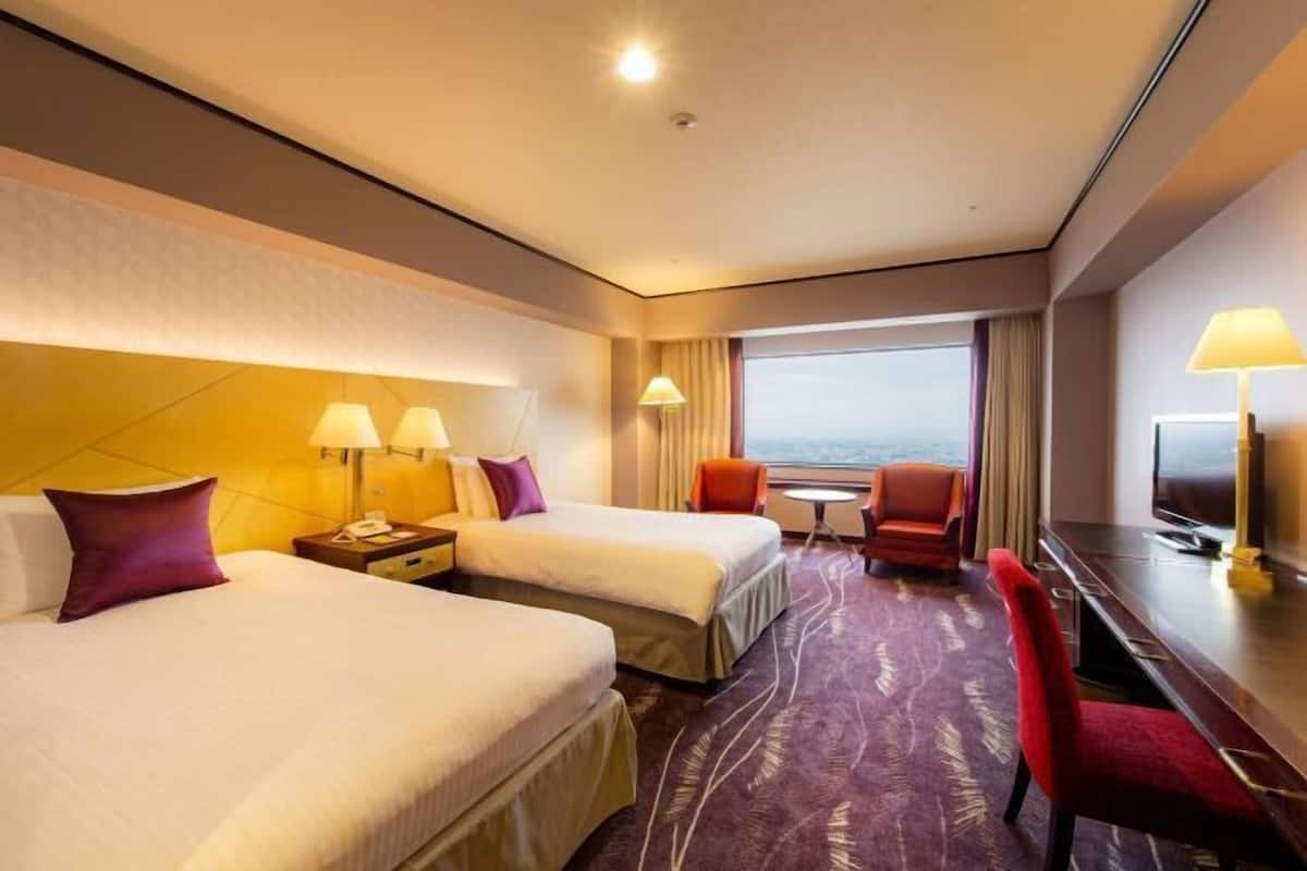 Zimmersafe, Schreibtisch, schallisolierte Zimmer, Bügeleisen/Bügelbrett