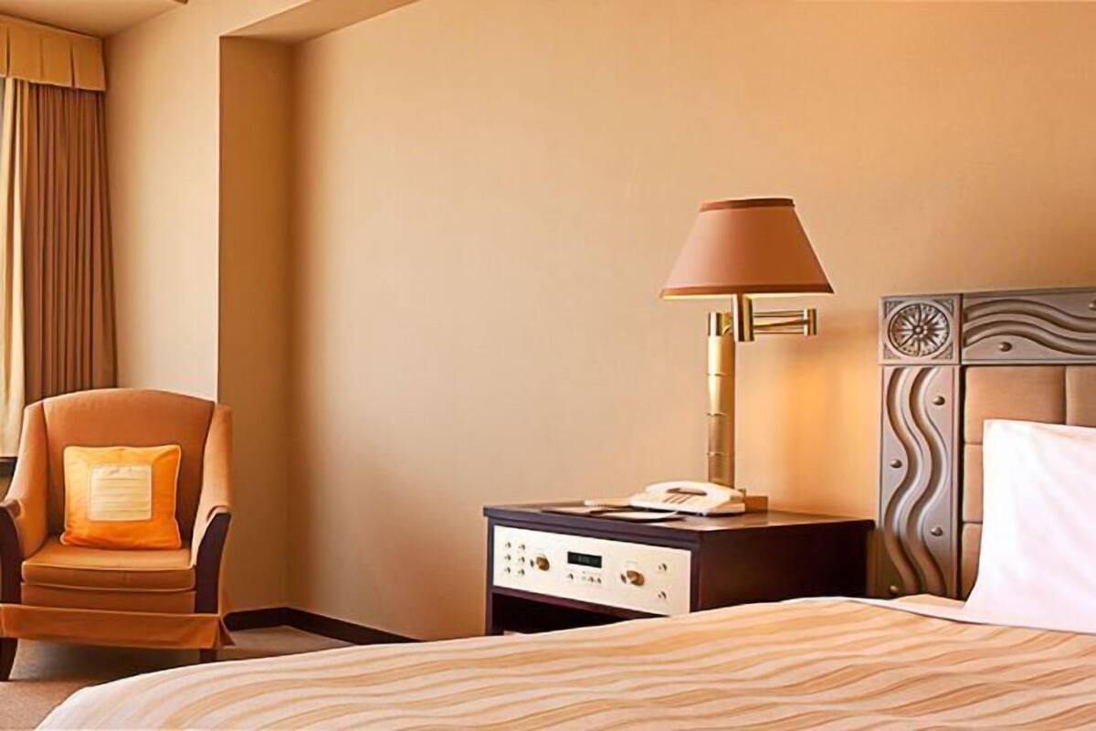 1 bedroom, in-room safe, desk, soundproofing
