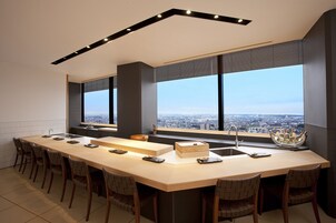 3 restaurants, breakfast, lunch, dinner served; Italian cuisine