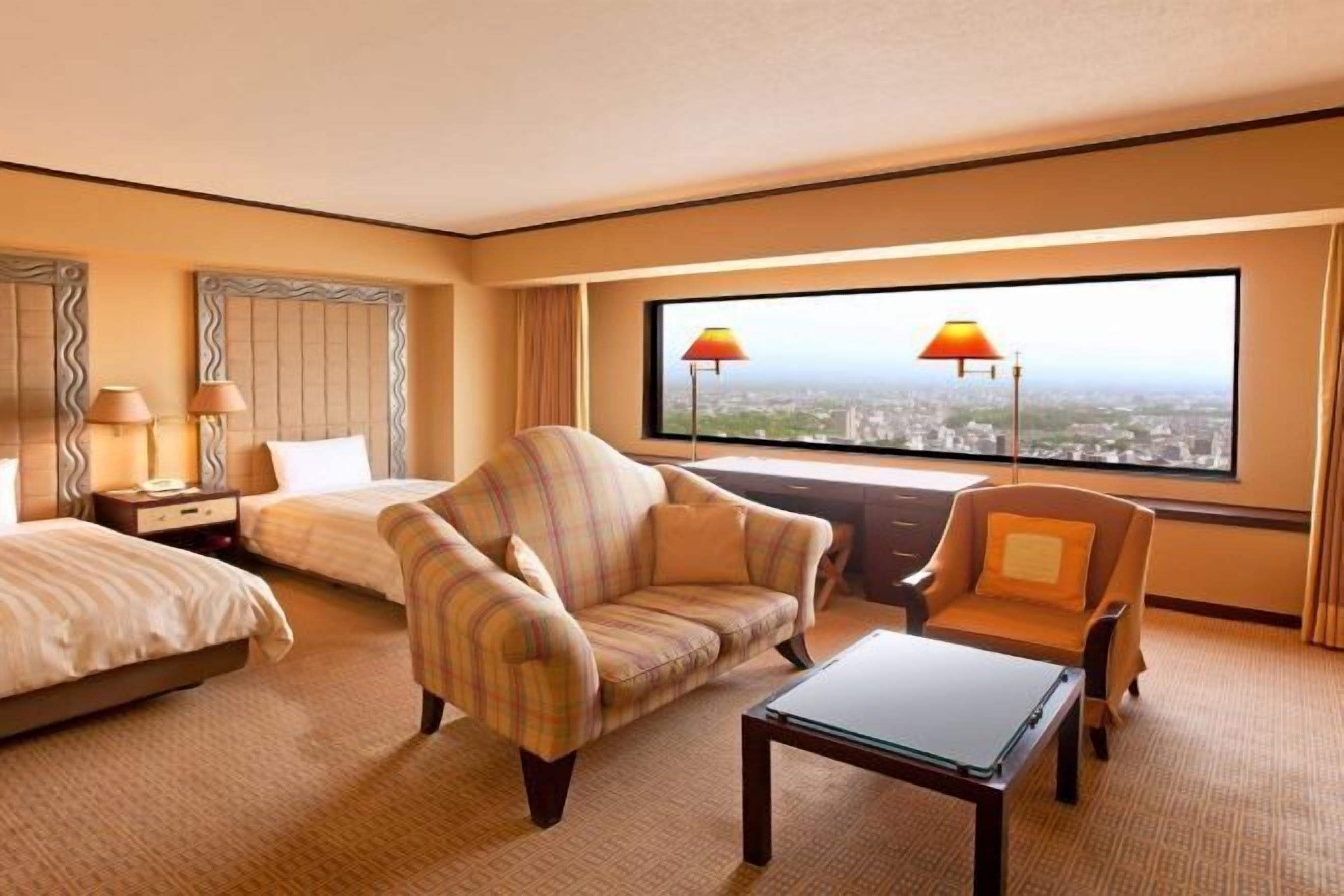 Zimmersafe, Schreibtisch, schallisolierte Zimmer, Bügeleisen/Bügelbrett