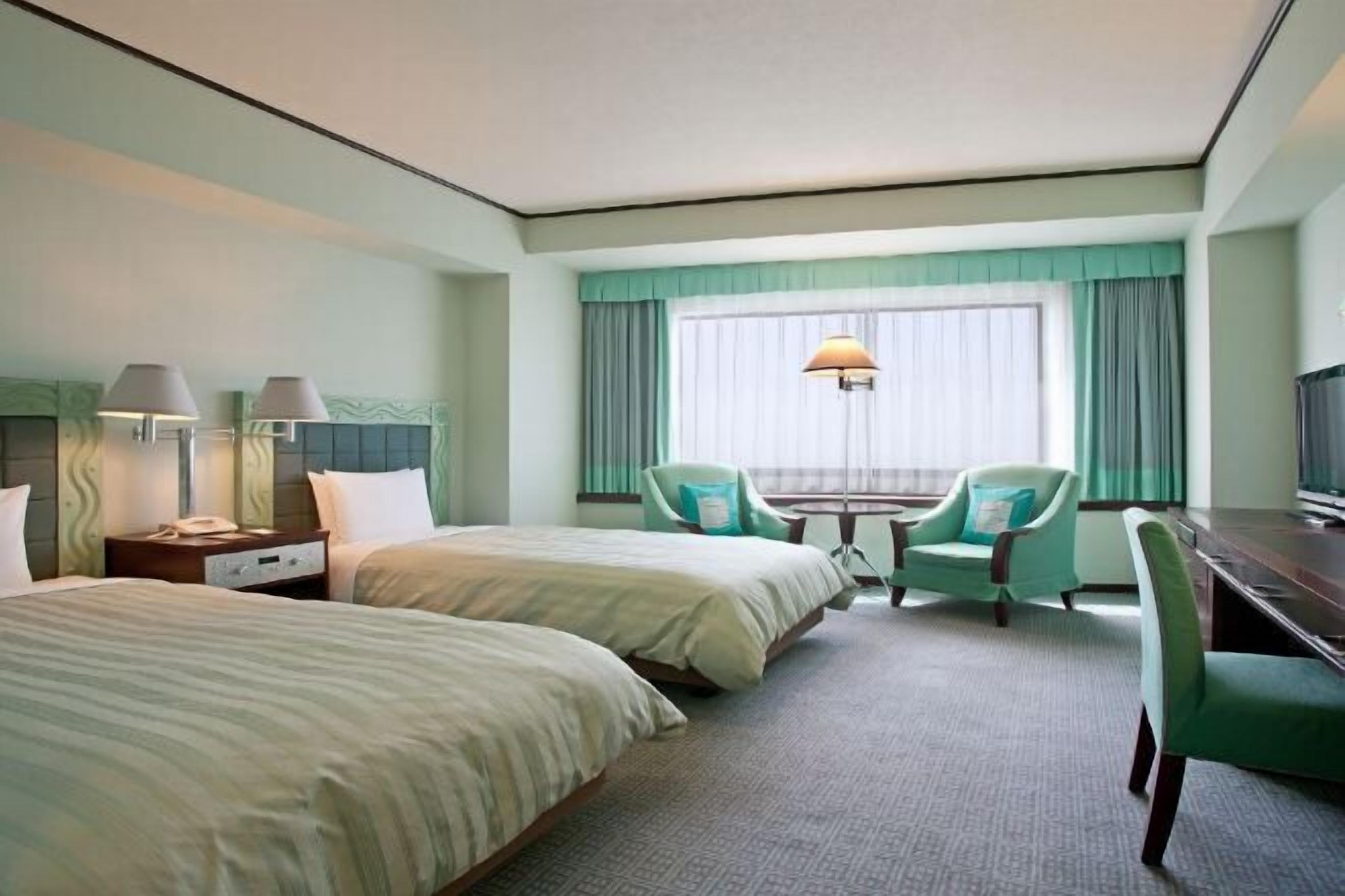 客房内保险箱、办公桌、隔音、熨斗/熨板