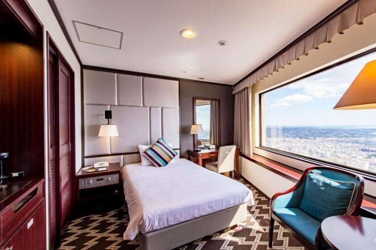 In-room safe, desk, soundproofing, iron/ironing board (on request)