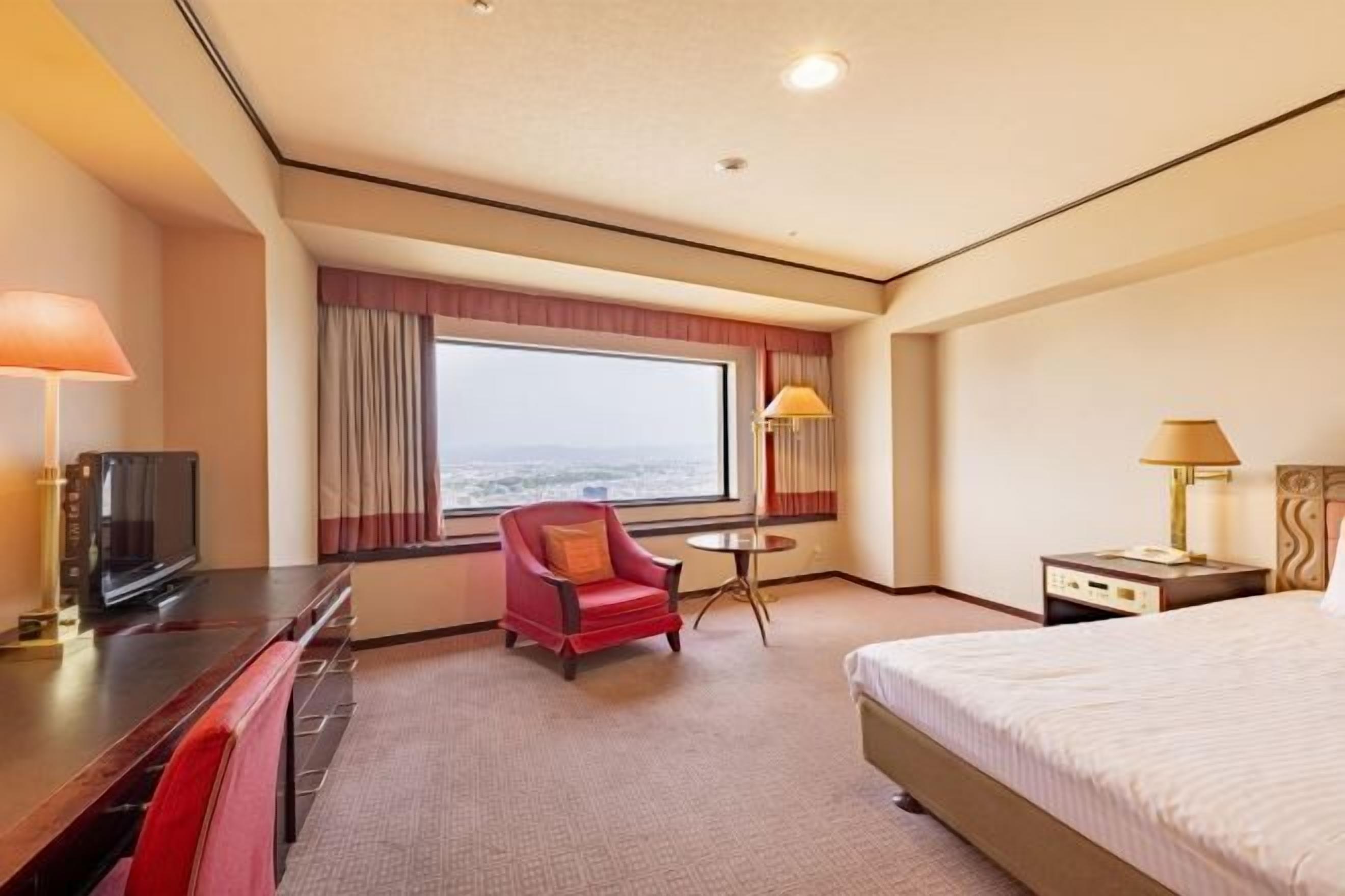 Zimmersafe, Schreibtisch, schallisolierte Zimmer, Bügeleisen/Bügelbrett