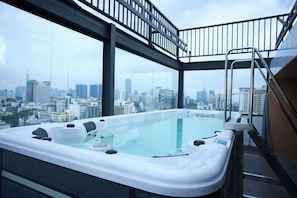 Pool - G8 Center Hotel Saigon (Ho Chi Minh City)