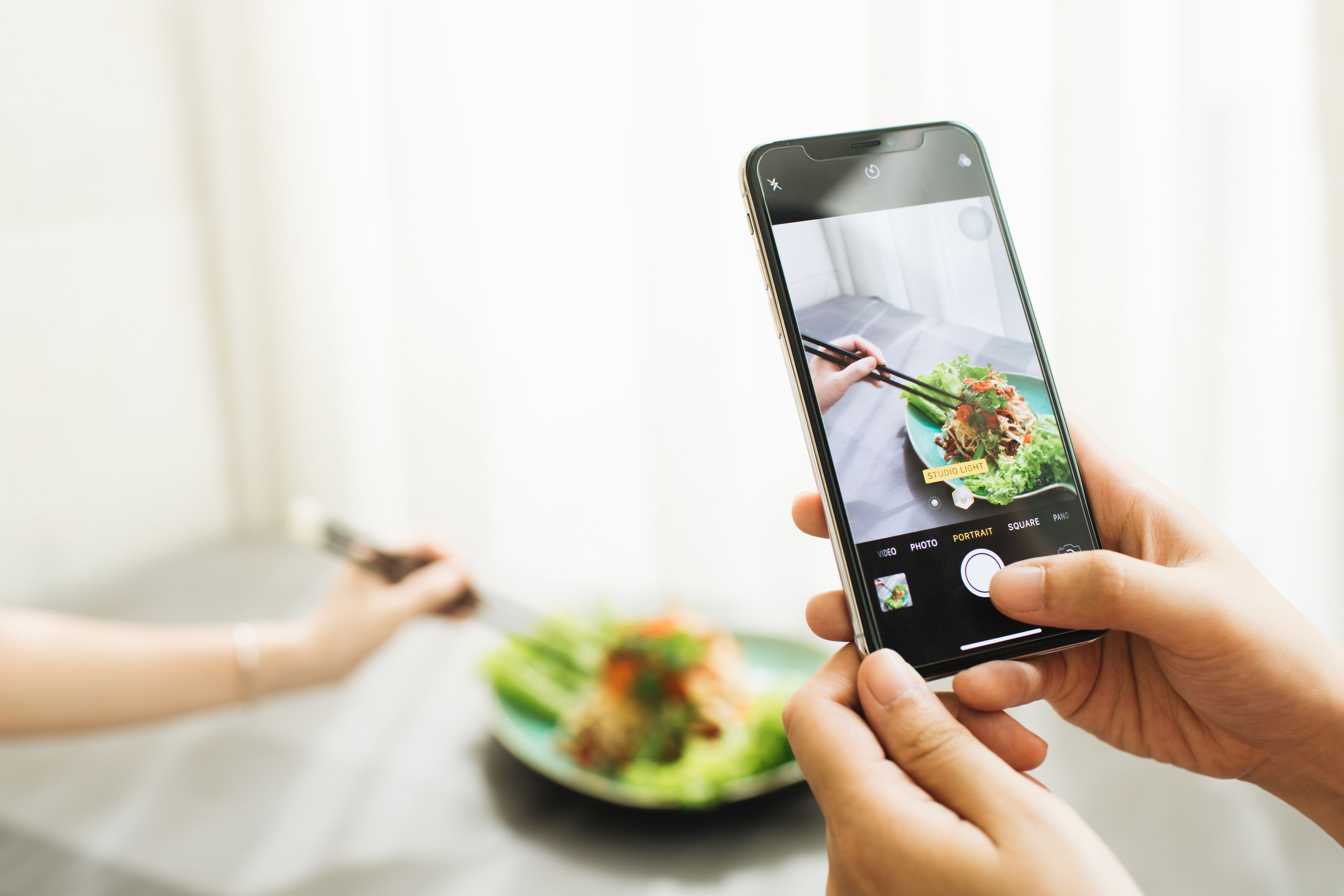 breakfast, lunch served; international cuisine, al fresco dining