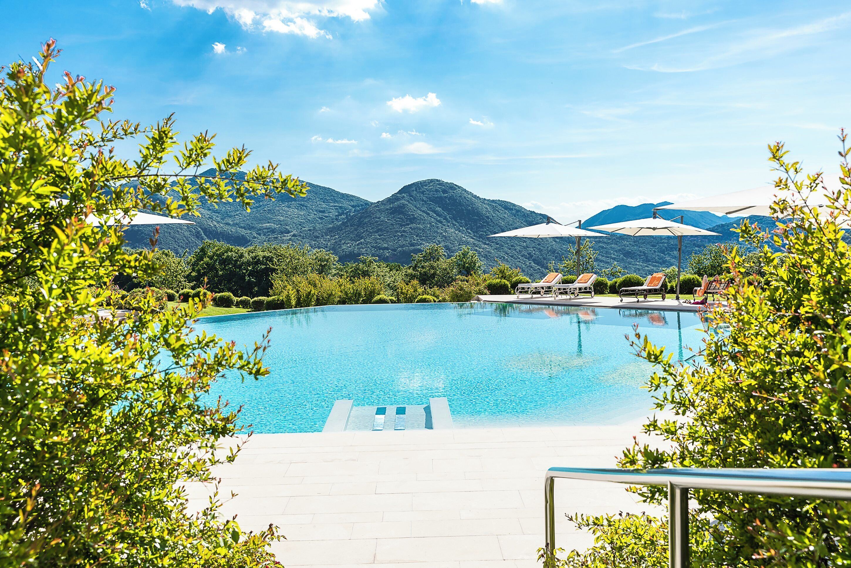 Piscine couverte, piscine extérieure (ouverte en saison)