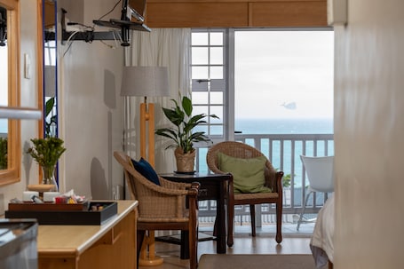 Luxury Double or Twin Room, Non Smoking, Ocean View | Premium bedding, Select Comfort beds, in-room safe. Aire del Mar Guest House