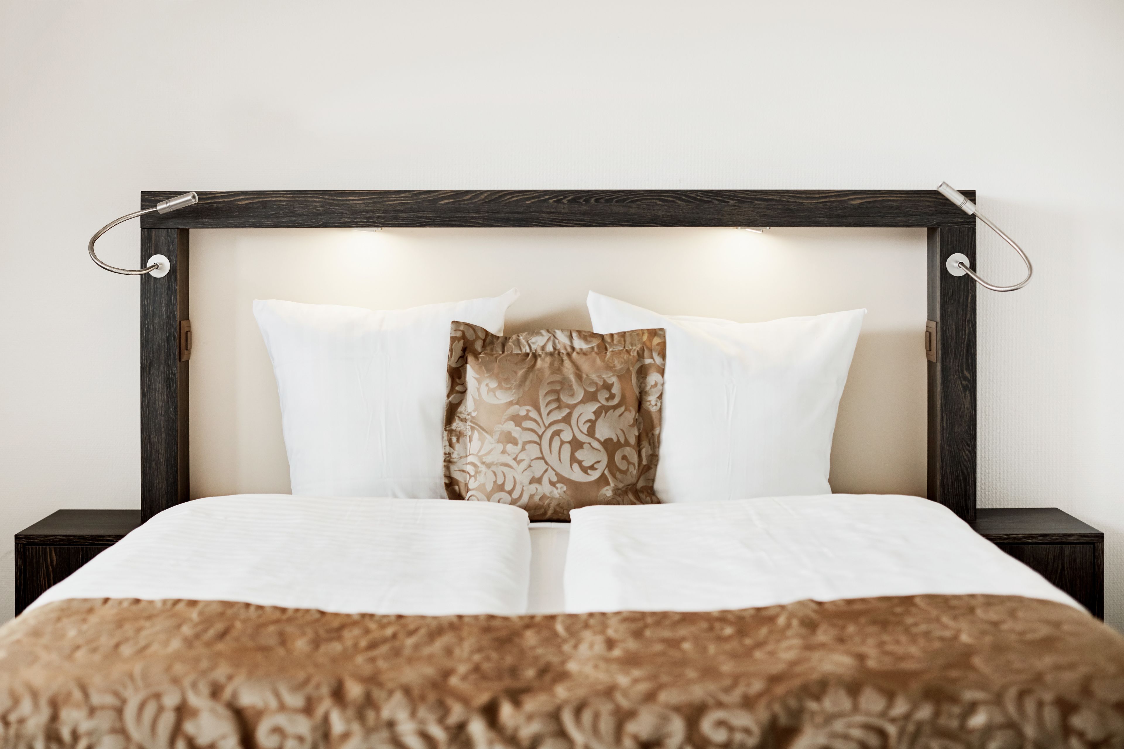 superior double room | pillow-top beds, desk