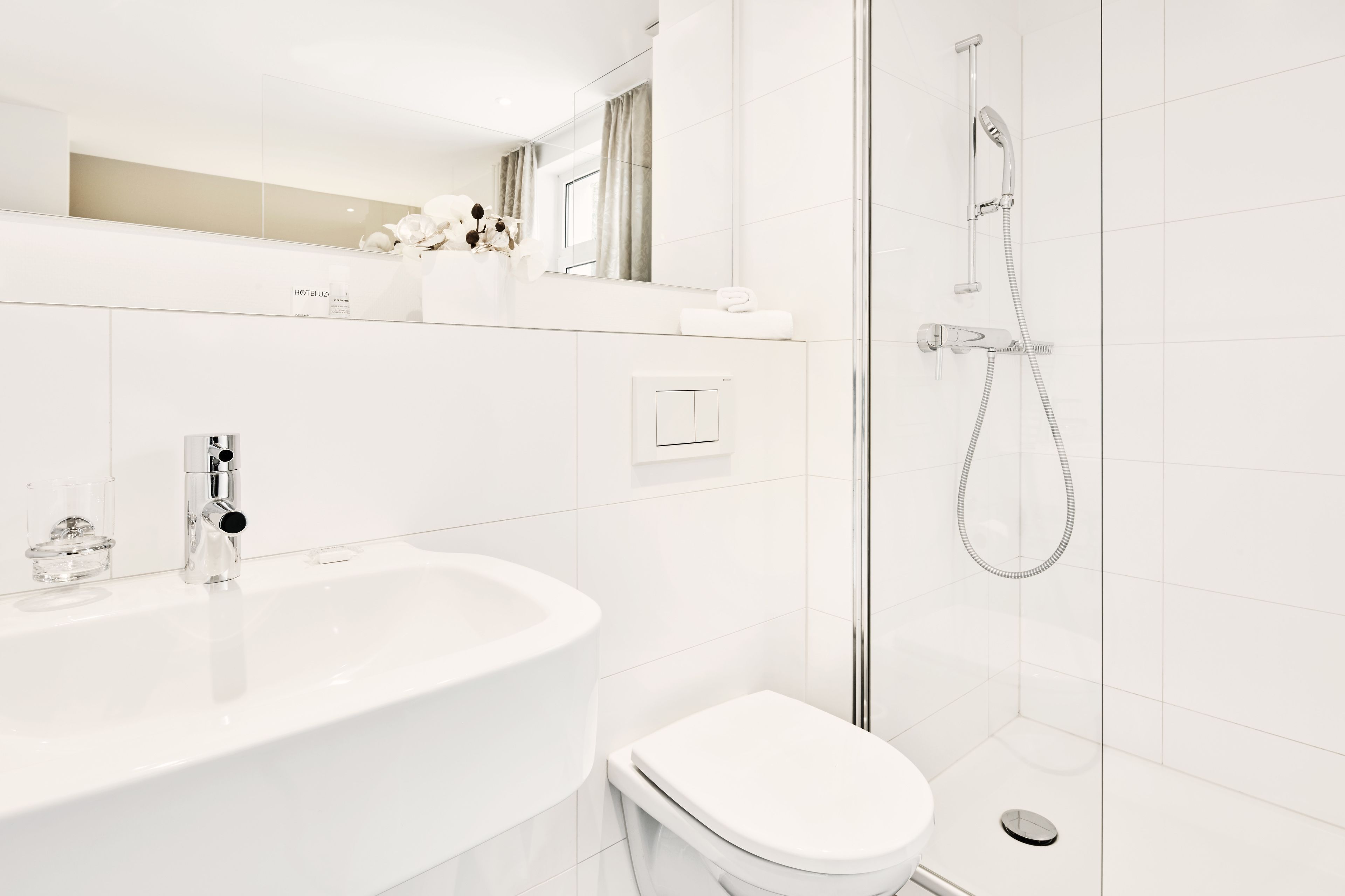 single room | bathroom | shower, free toiletries, hair dryer, towels