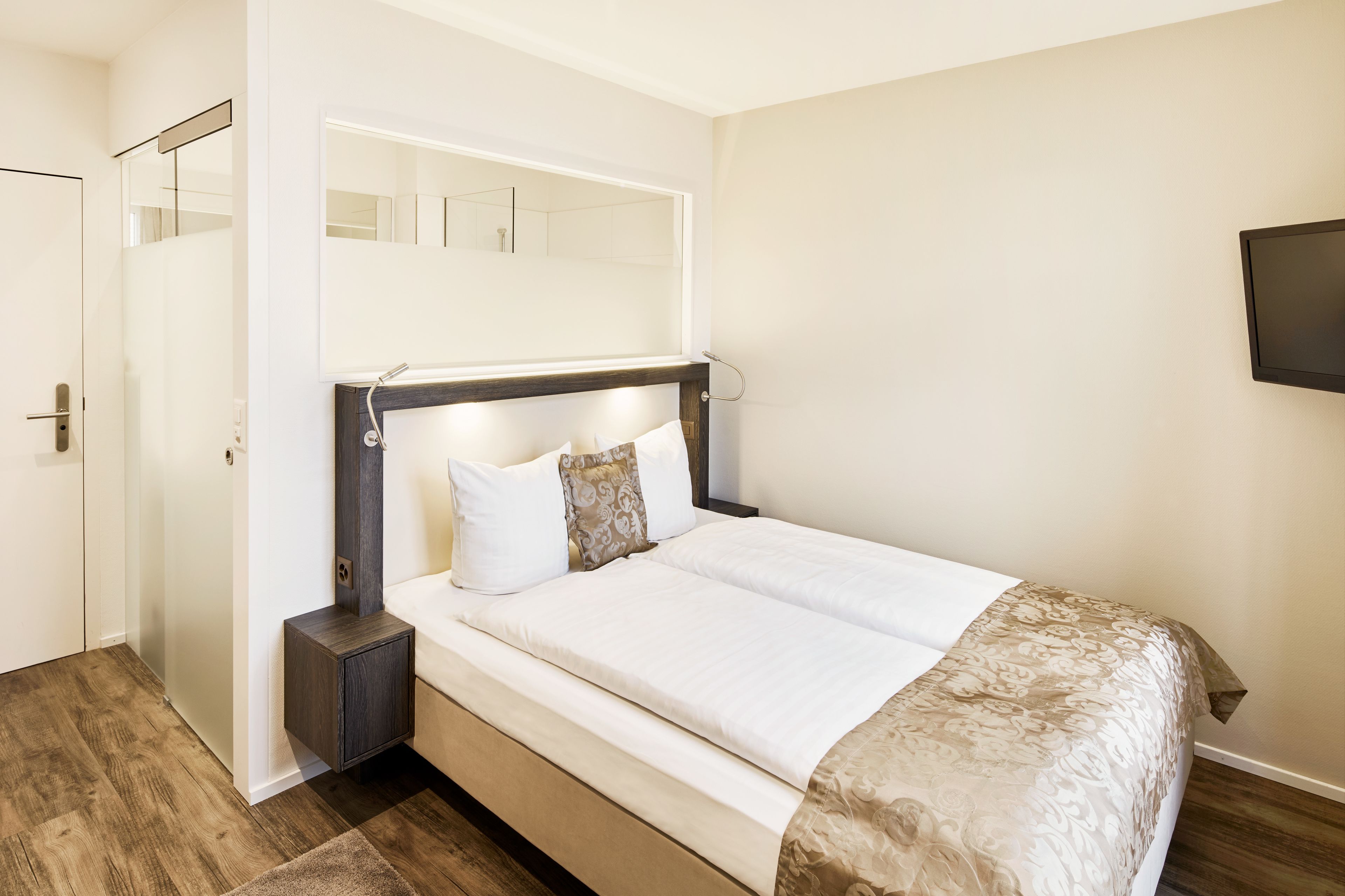 double room | pillow-top beds, desk