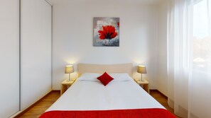 Suite, 1 slaapkamer (For 4) | Luxe beddengoed, een bureau, geluiddichte muren