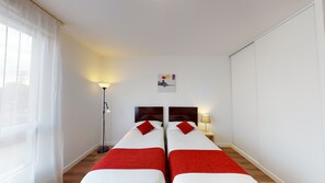 Standard Twin Room | View from room - Alezan Hôtel (Toulouse)