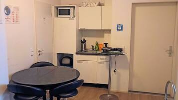 Deluxe-Apartment, 5 Schlafzimmer | Eigene Küche | Großer Kühlschrank, Mikrowelle, Herdplatte, Geschirrspüler