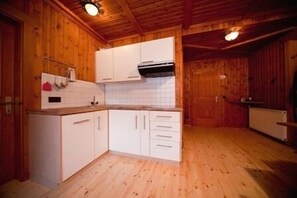 Apartament, 2 dormitoris | Cuina privada | Frigorífic gran, rentaplats i cafetera i tetera