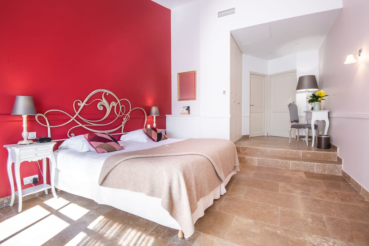 Junior Suite | 1 bedroom, premium bedding, minibar, in-room safe