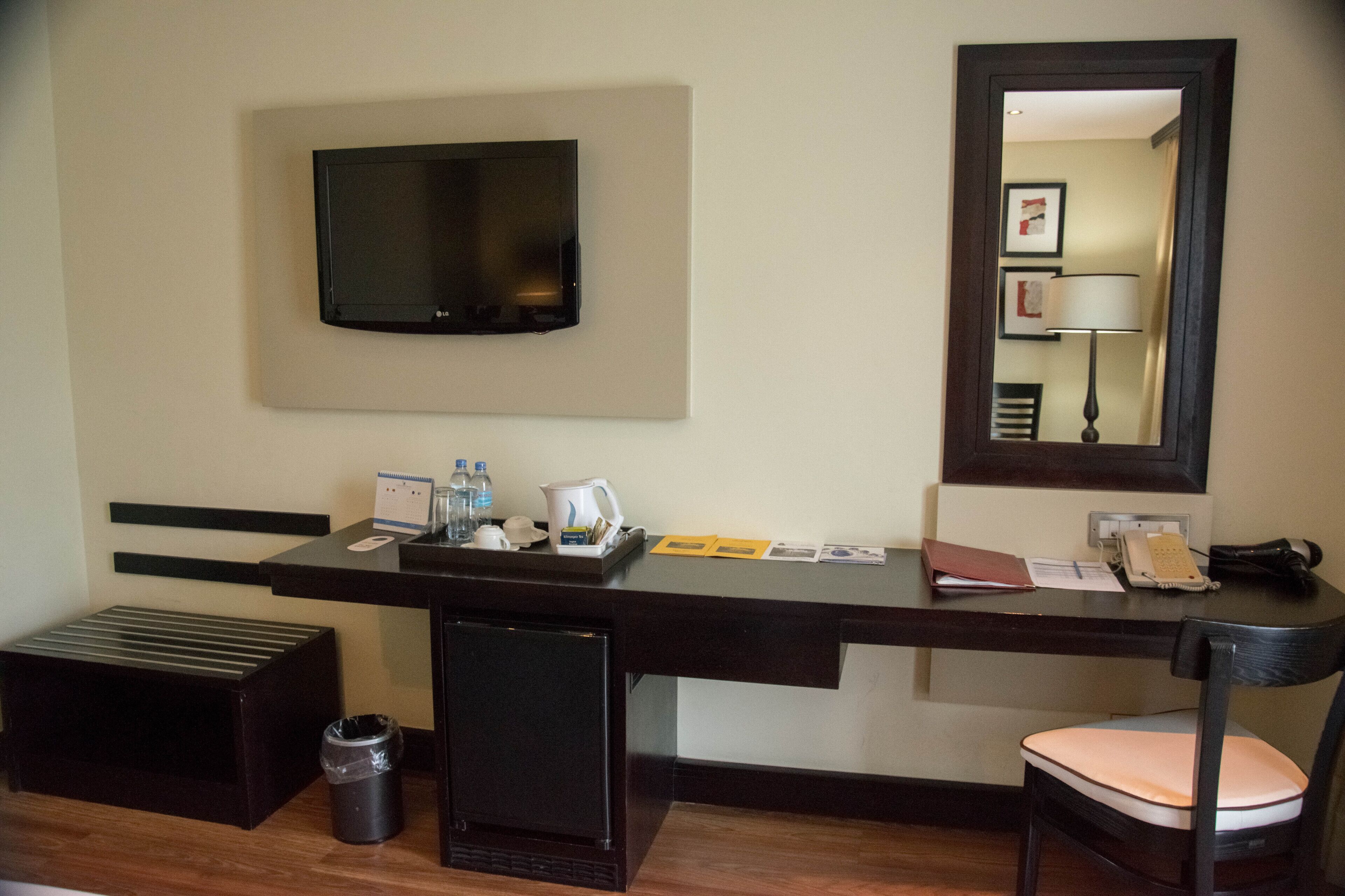 in-room business centre