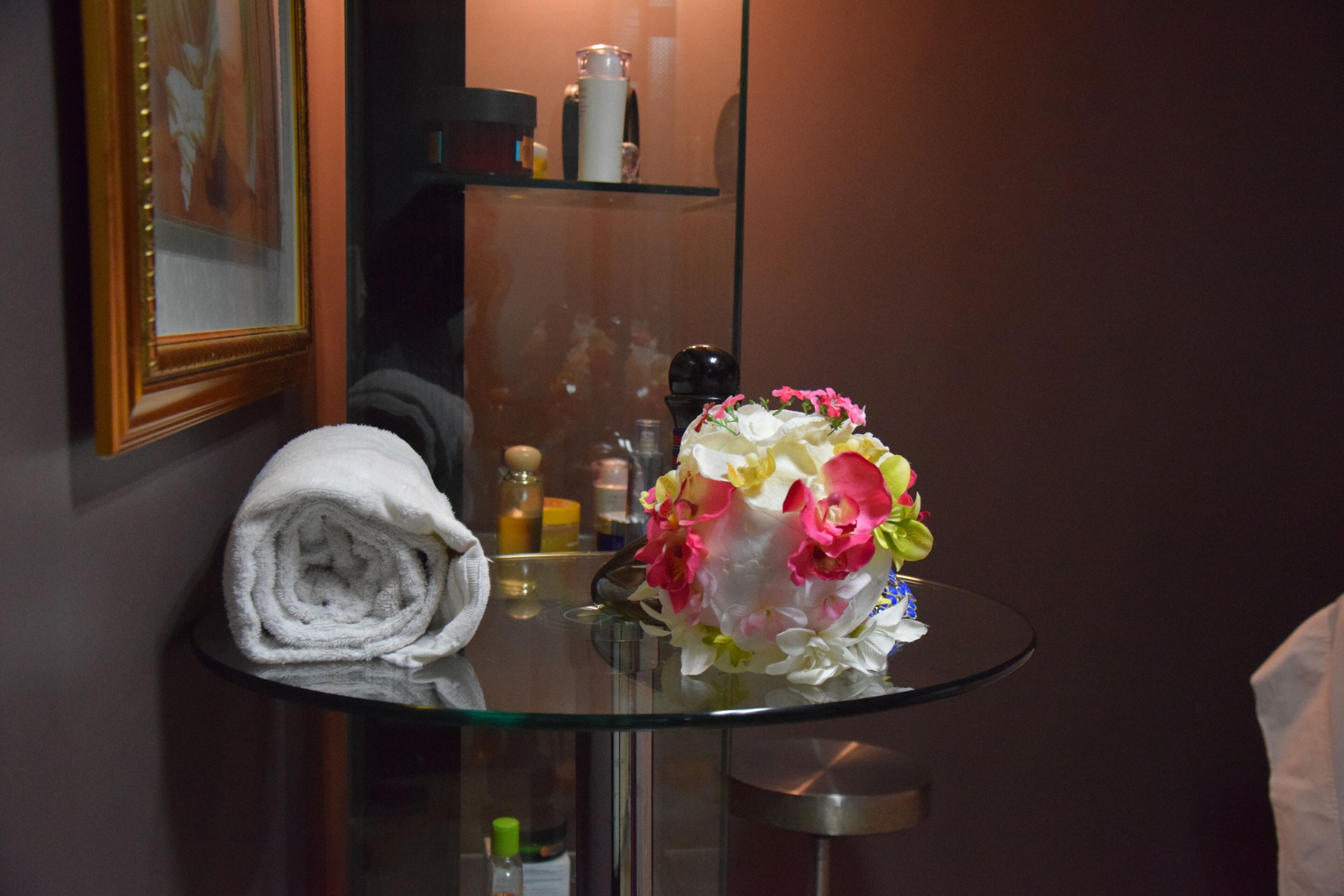 facials, 3 treatment rooms, manicures and pedicures