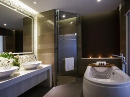 Superior Suite, 1 King Bed | Free minibar items, in-room safe, desk, laptop workspace
